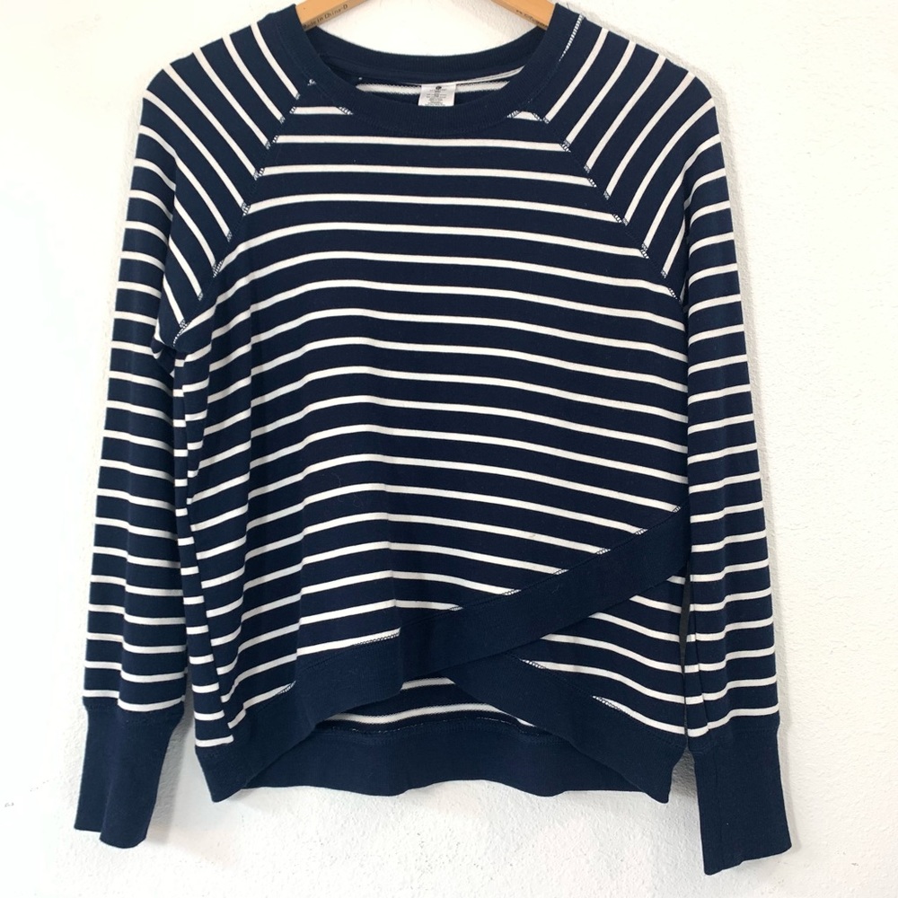 Active Life Long Sleeve Crew Neck Striped Sweater Size Medium/